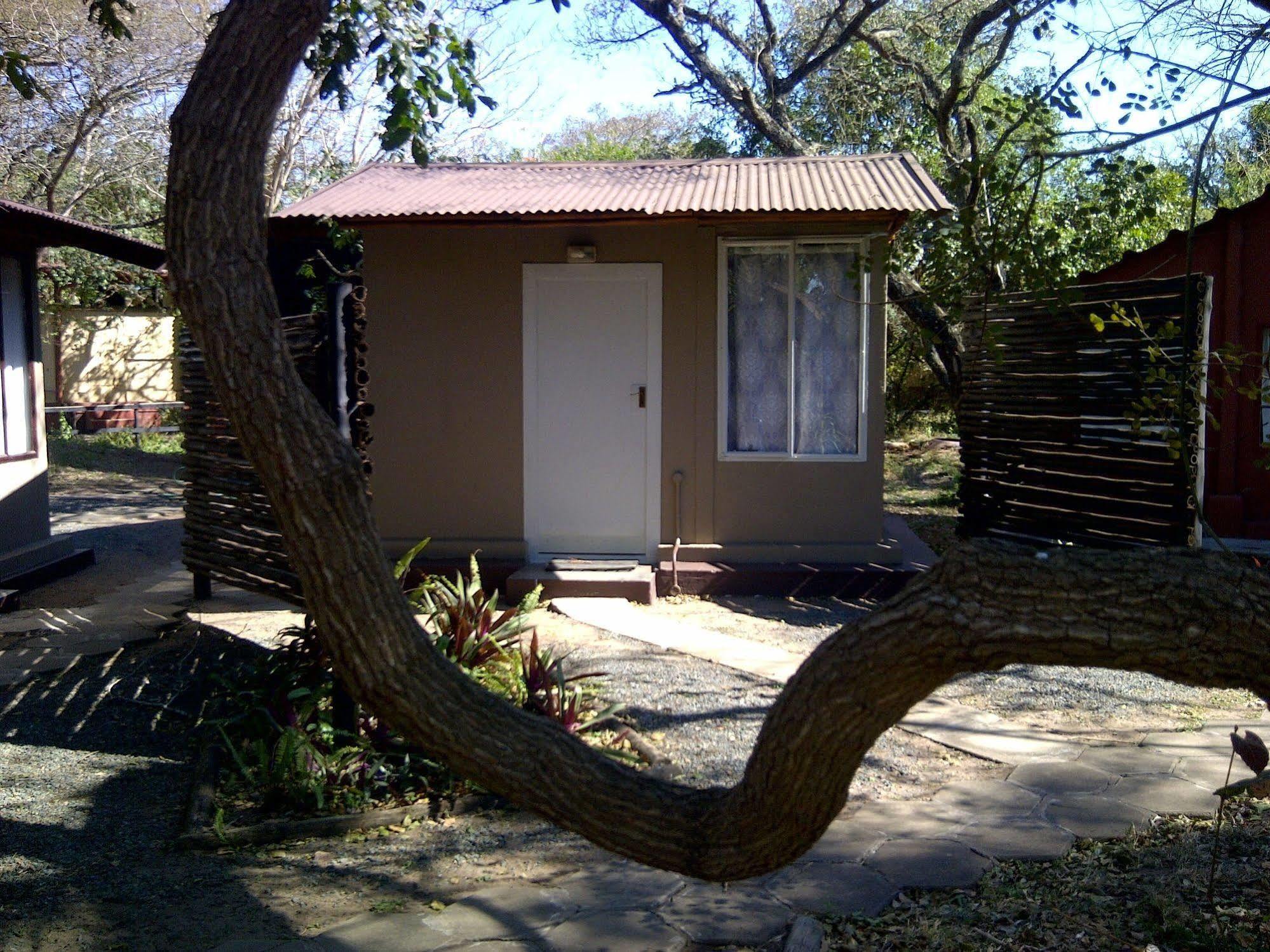Hotel Isinkwe Backpackers Bushcamp Hluhluwe Exterior foto