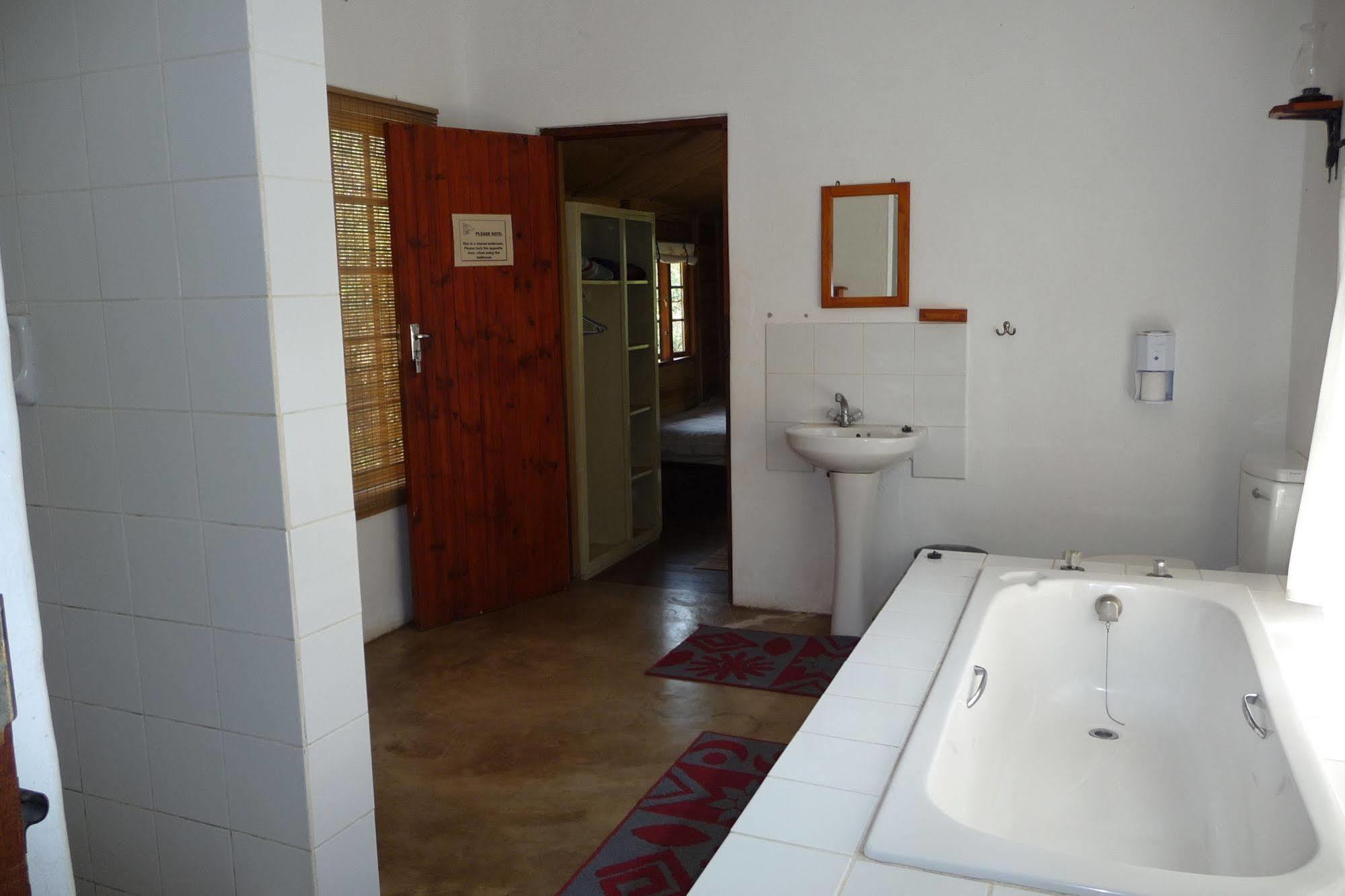 Hotel Isinkwe Backpackers Bushcamp Hluhluwe Exterior foto
