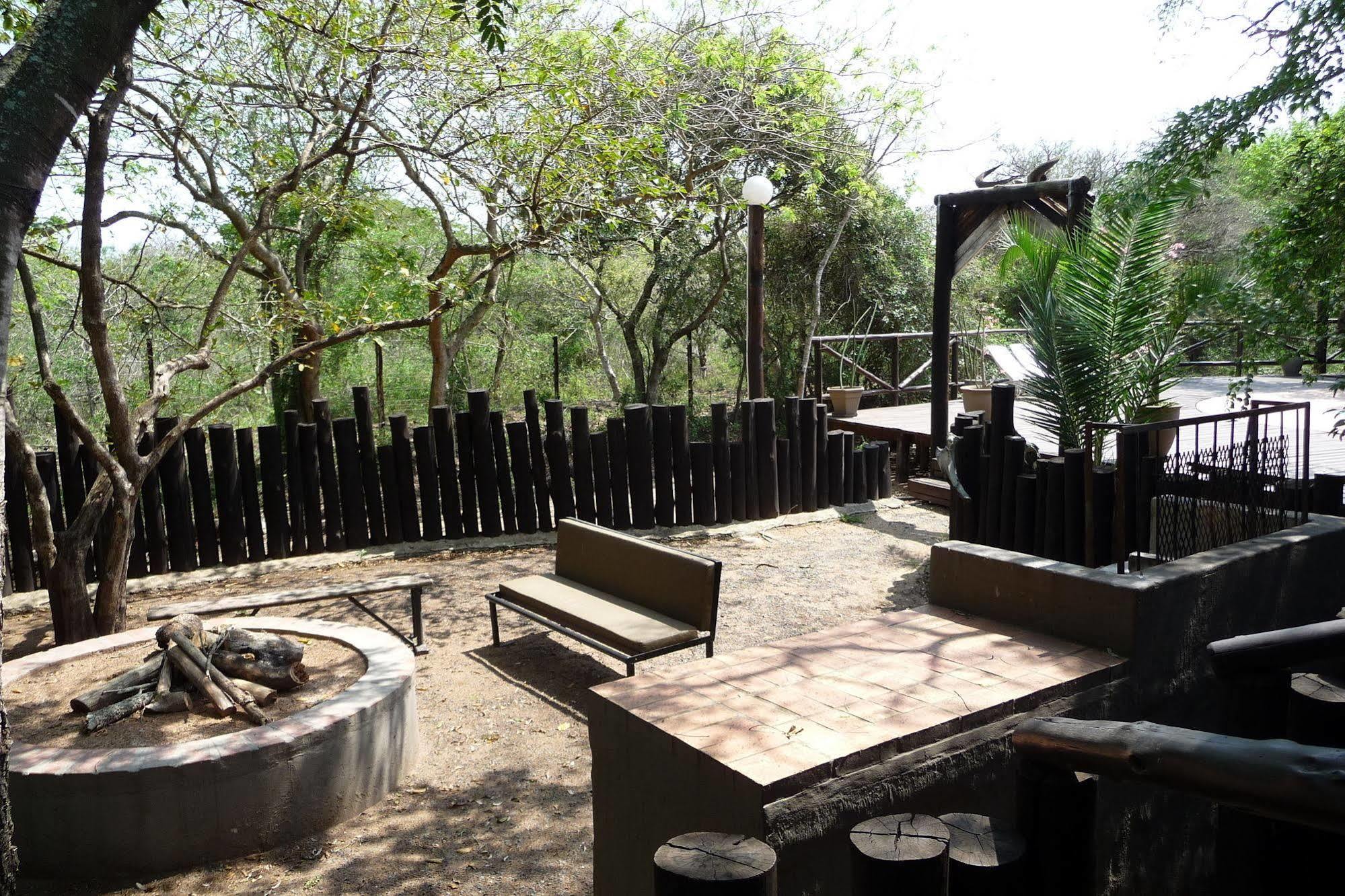 Hotel Isinkwe Backpackers Bushcamp Hluhluwe Exterior foto